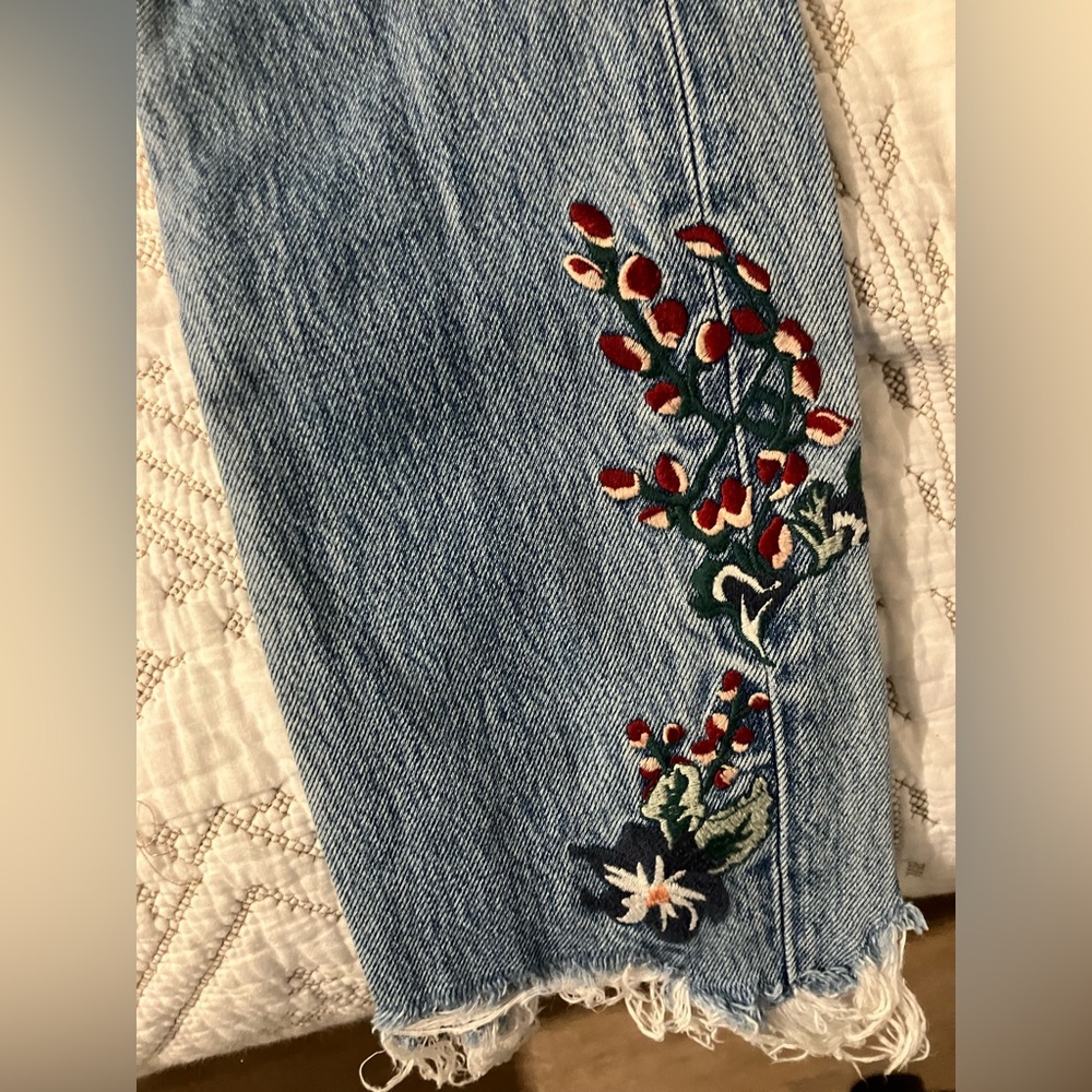 Tularosa embroidered hailey straight jean size 23